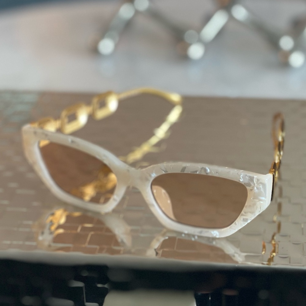 Cat Eye Statement Sunglasses with Gold Metal Earpieces ! Brand New!Never Worn!